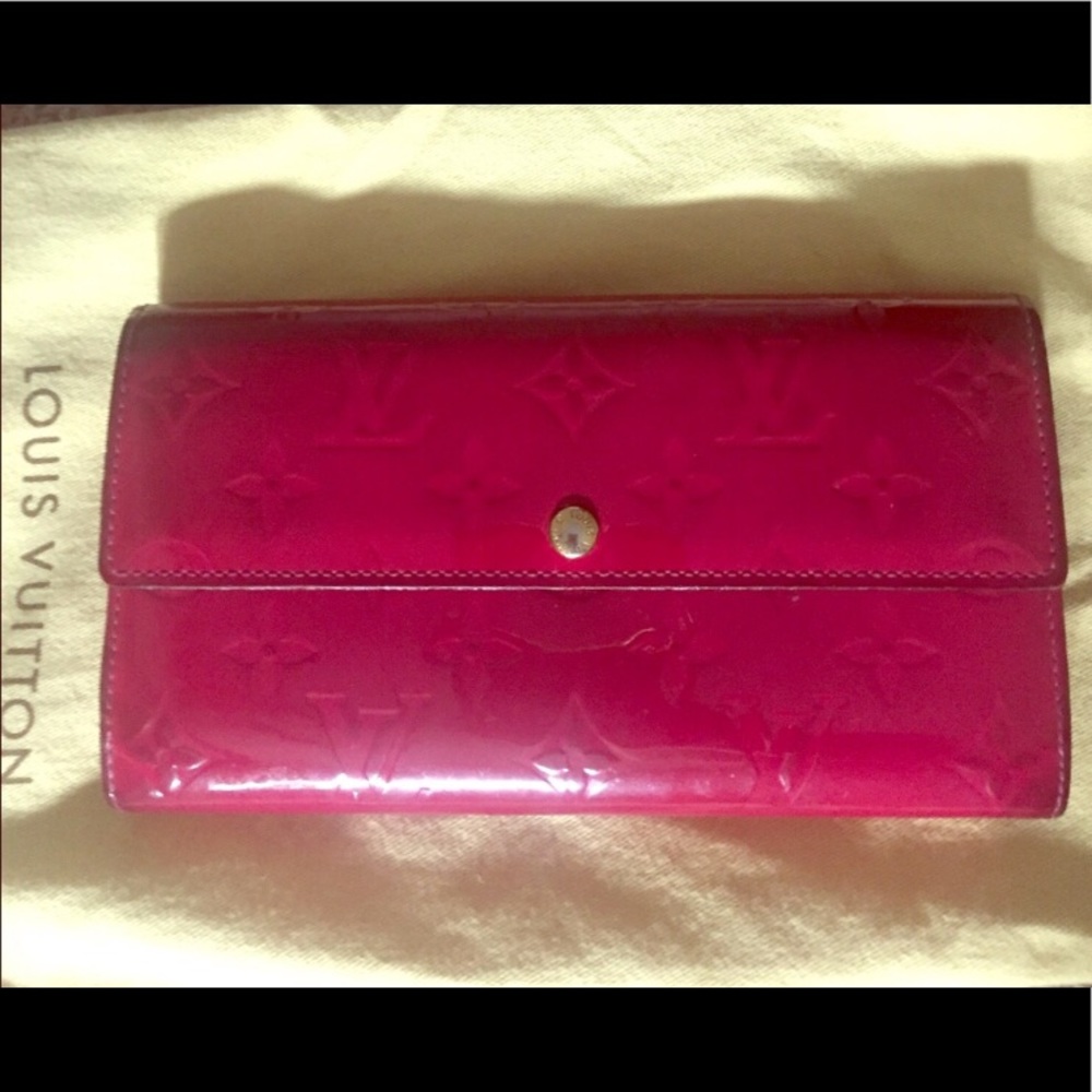 Louis Vuitton wallet 100% authenticate